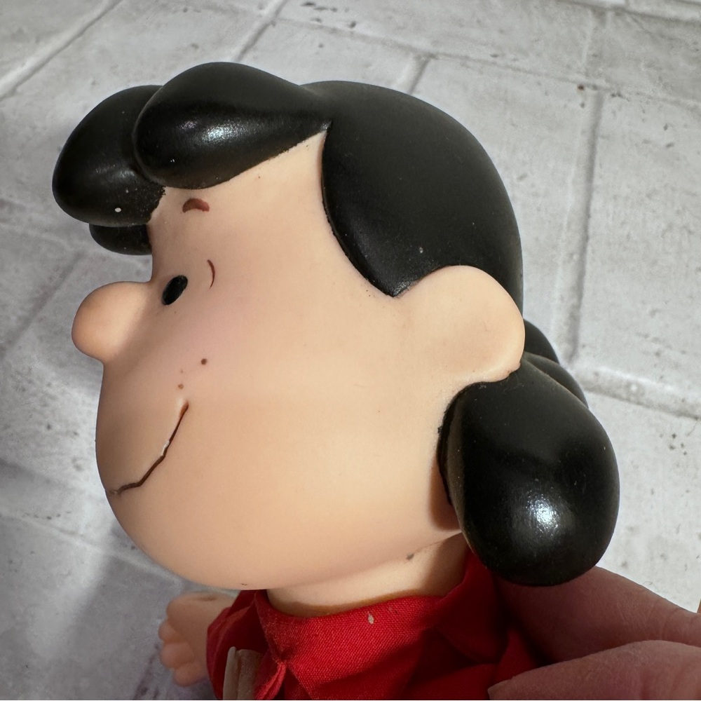 Vintage Applause Lucy Van Pelt Peanuts Doll 1952-1966 United Features Sy… - Picture 11 of 11